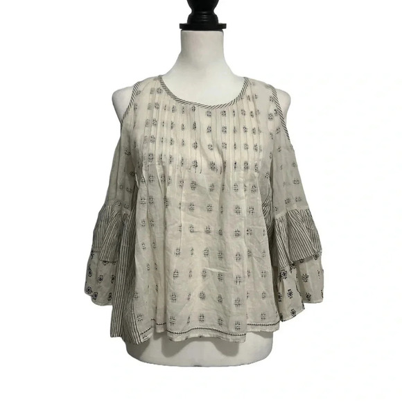 NWT Chelsea & Violet bell sleeve cold shoulder top. XS - Picture 1 of 6
